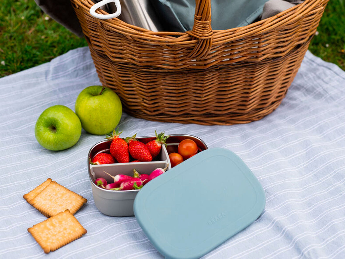 Beaba Insulated Lunch Box Stainless Steel+Silicone Lid