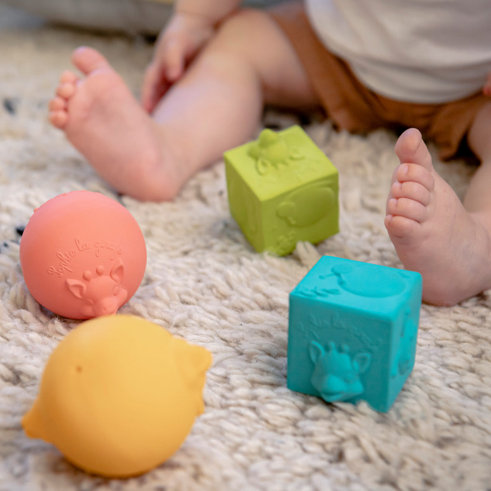 Sophie La Girafe So`Pure Balls & Cubes Set
