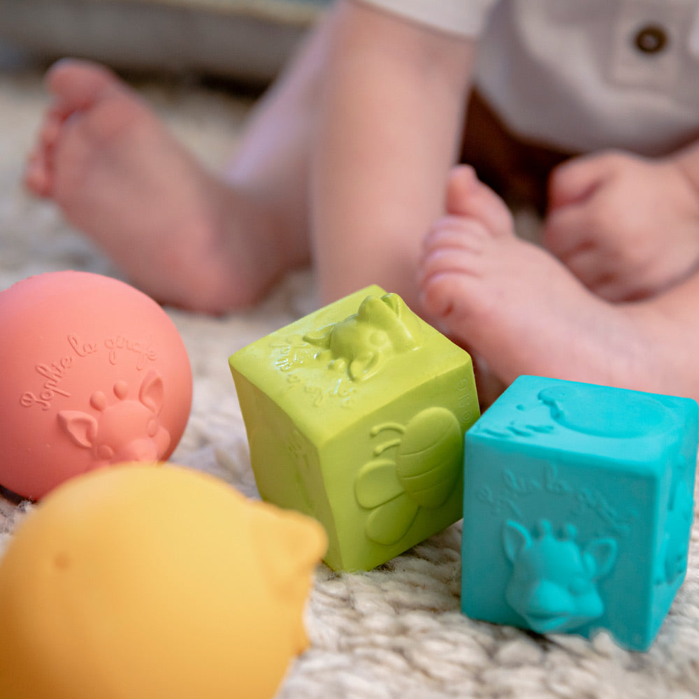 Sophie La Girafe So`Pure Balls & Cubes Set