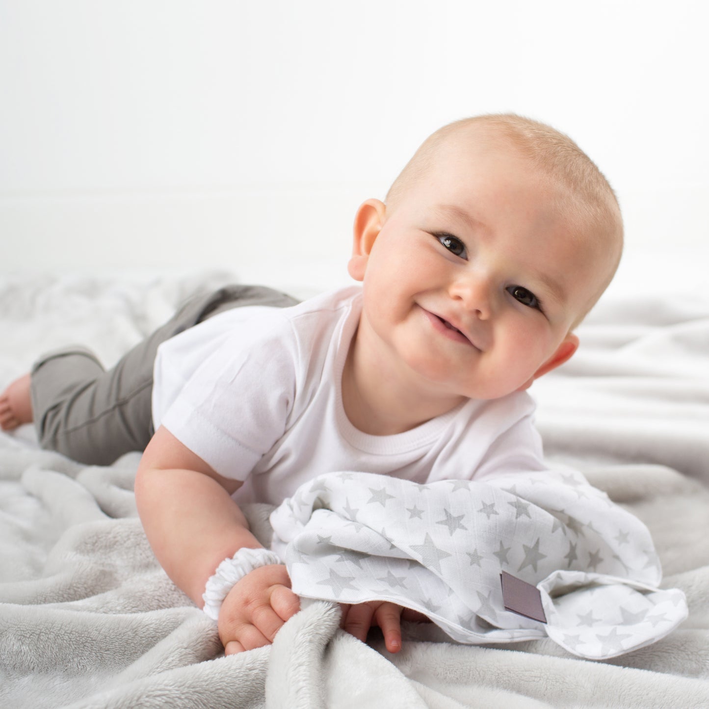 Cheeky Chompers Muslin Comforter Silver Stars