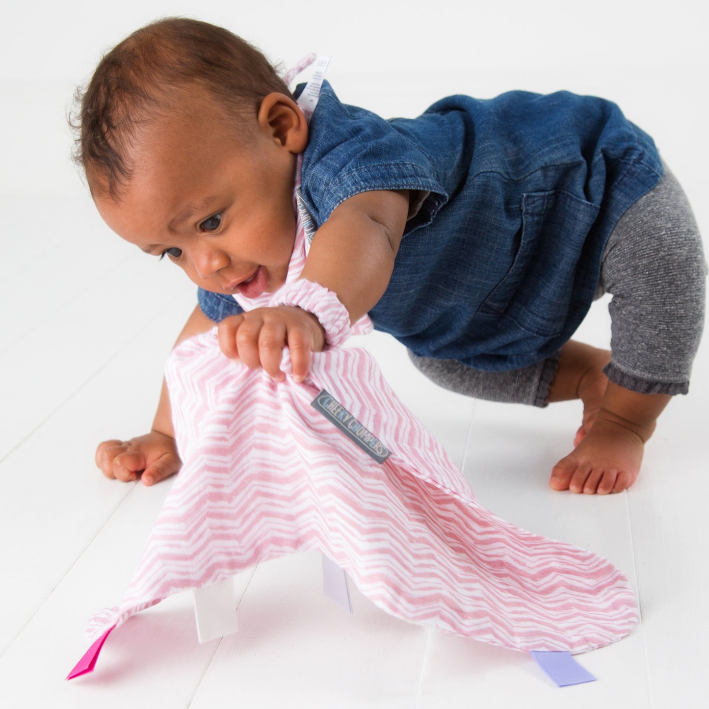 Cheeky Chompers Muslin Comforter Rosy Days